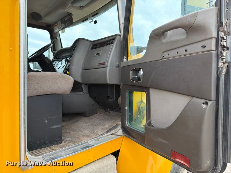 image for item ED5116 2014 Kenworth T370 utility / service truck