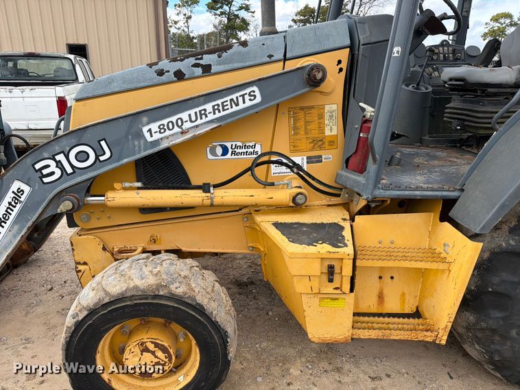 image for item ED5122 2011 John Deere 310J backhoe