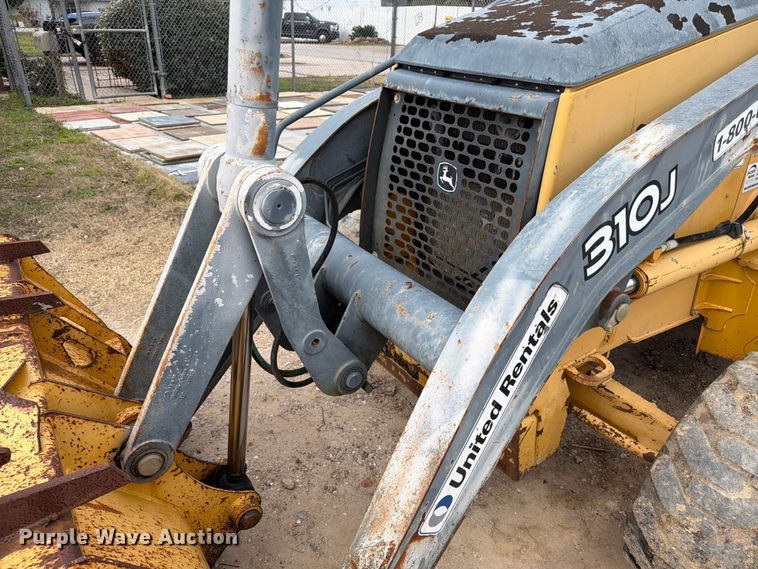 image for item ED5122 2011 John Deere 310J backhoe