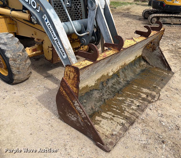 image for item ED5122 2011 John Deere 310J backhoe