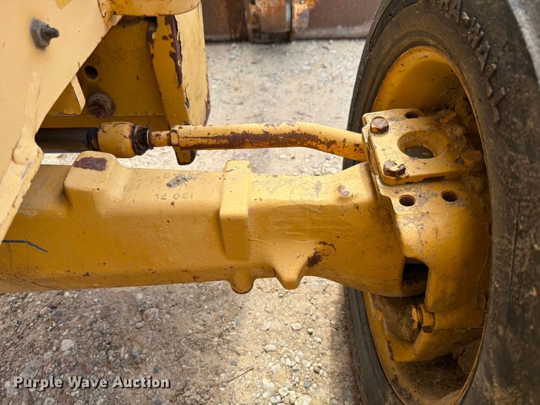 image for item ED5122 2011 John Deere 310J backhoe