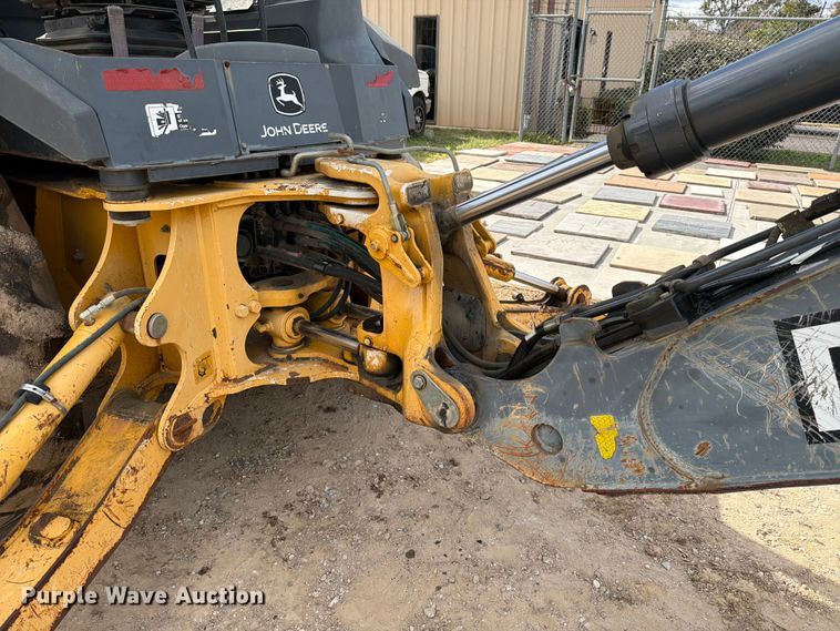 image for item ED5122 2011 John Deere 310J backhoe
