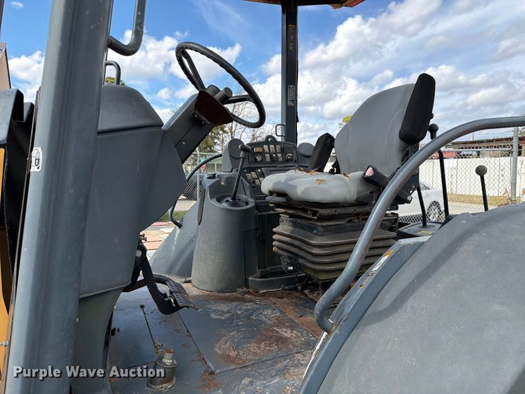 image for item ED5122 2011 John Deere 310J backhoe