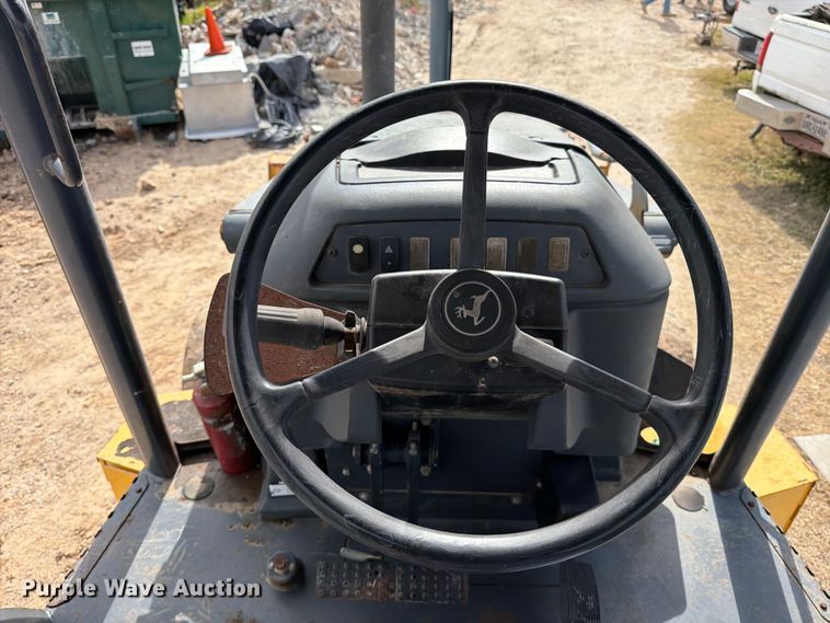 image for item ED5122 2011 John Deere 310J backhoe