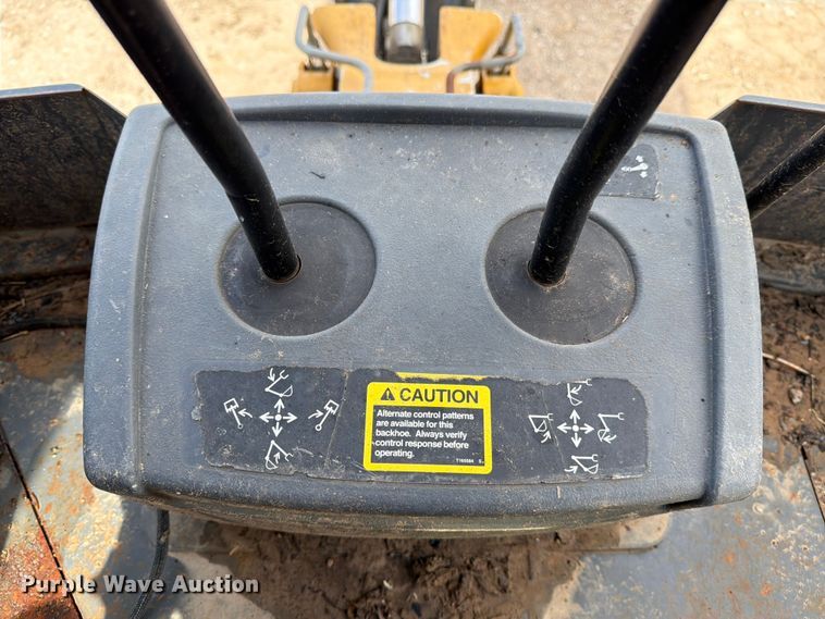 image for item ED5122 2011 John Deere 310J backhoe