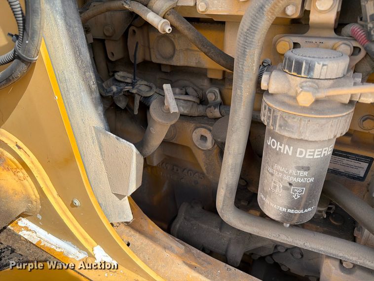 image for item ED5122 2011 John Deere 310J backhoe