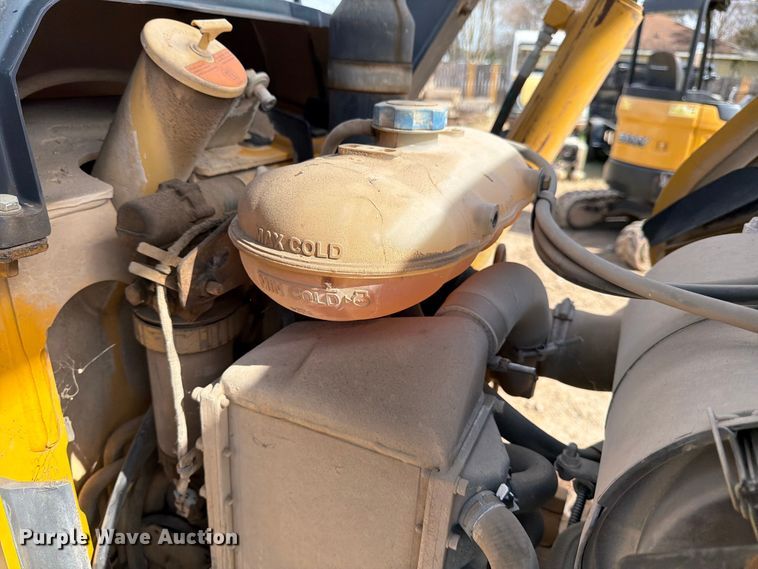 image for item ED5122 2011 John Deere 310J backhoe