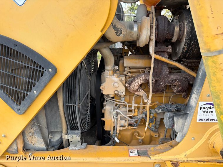 image for item ED5122 2011 John Deere 310J backhoe