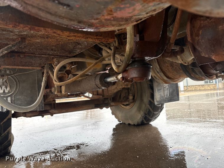 image for item EE1395 Kenworth 853 semi truck