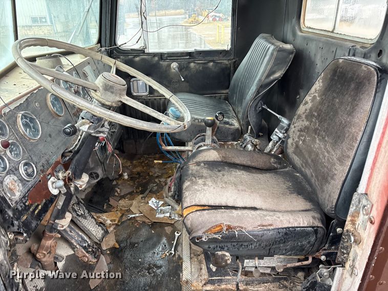 image for item EE1395 Kenworth 853 semi truck