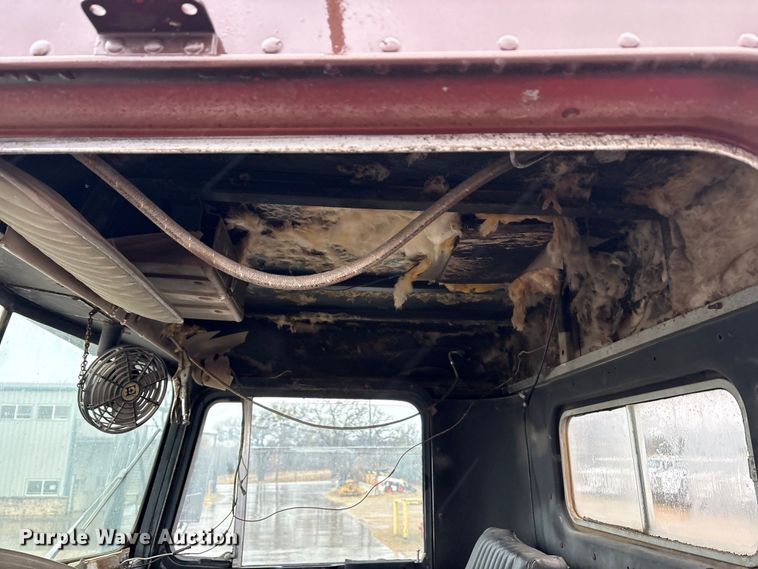 image for item EE1395 Kenworth 853 semi truck