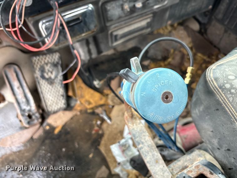 image for item EE1395 Kenworth 853 semi truck