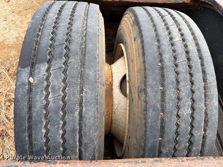 image for item EE1407 1986 Siebert lowboy equipment trailer