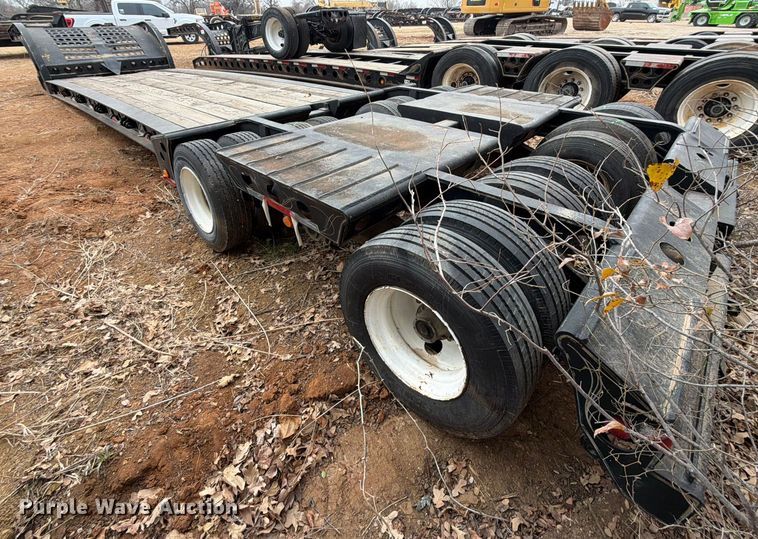 image for item EE1409 1989 Cozad lowboy equipment trailer