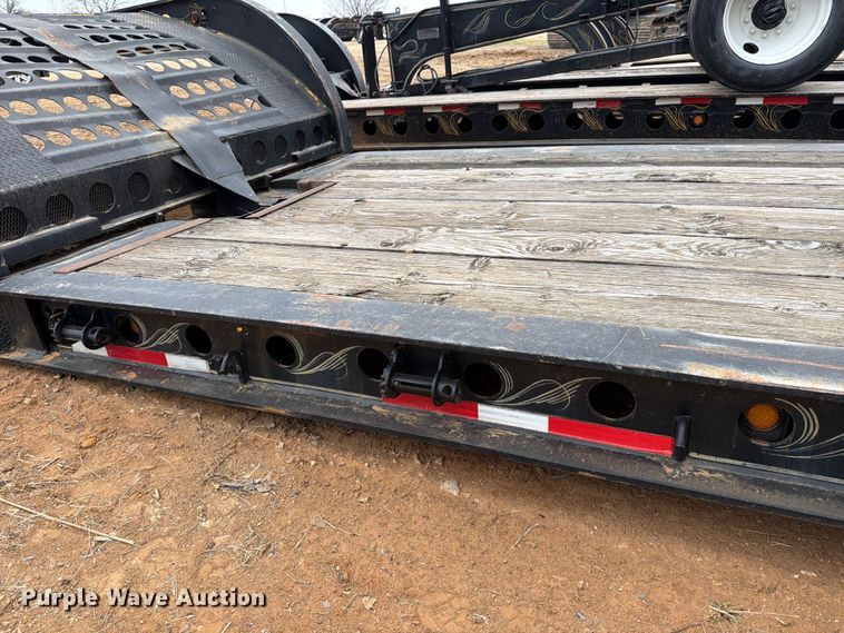 image for item EE1409 1989 Cozad lowboy equipment trailer