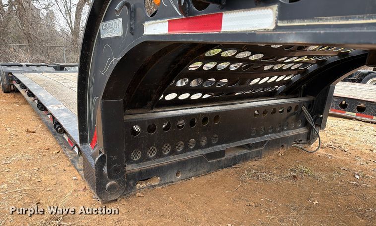 image for item EE1409 1989 Cozad lowboy equipment trailer