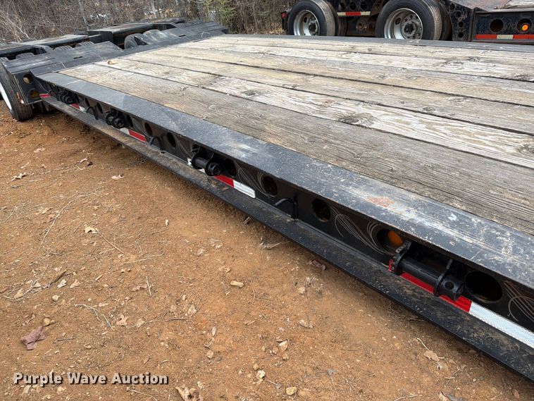 image for item EE1409 1989 Cozad lowboy equipment trailer
