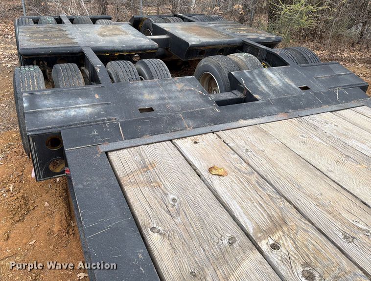 image for item EE1409 1989 Cozad lowboy equipment trailer