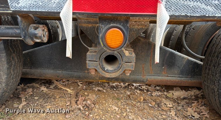 image for item EE1409 1989 Cozad lowboy equipment trailer