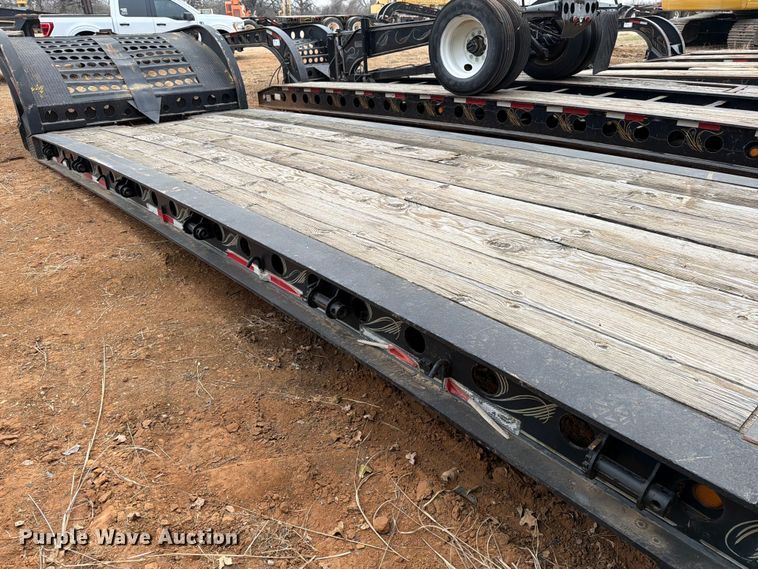 image for item EE1409 1989 Cozad lowboy equipment trailer