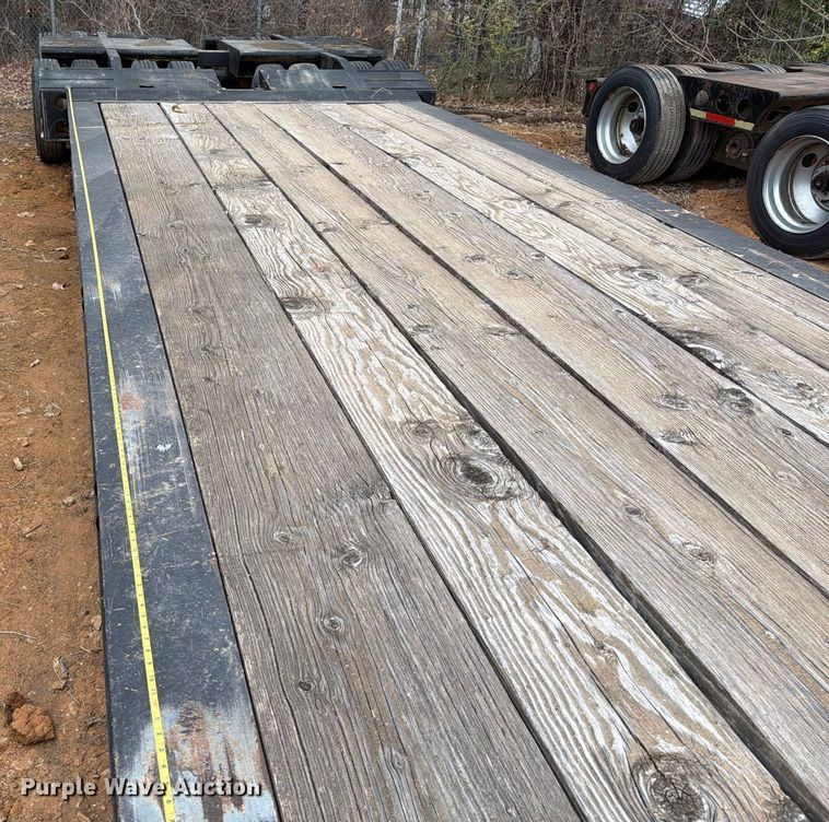 image for item EE1409 1989 Cozad lowboy equipment trailer