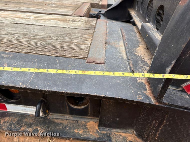 image for item EE1409 1989 Cozad lowboy equipment trailer