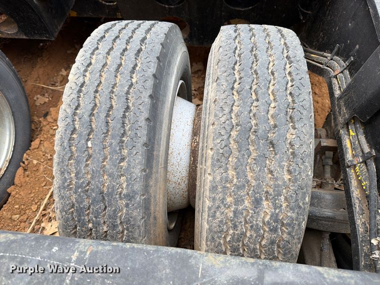 image for item EE1409 1989 Cozad lowboy equipment trailer