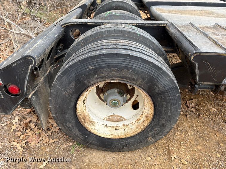 image for item EE1409 1989 Cozad lowboy equipment trailer