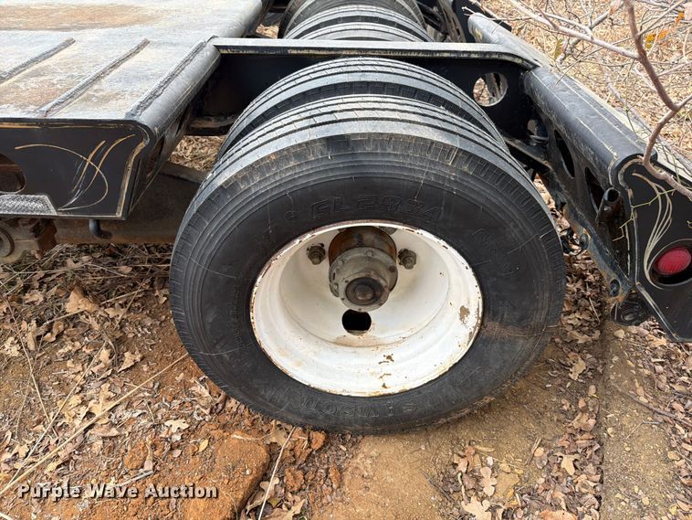 image for item EE1409 1989 Cozad lowboy equipment trailer