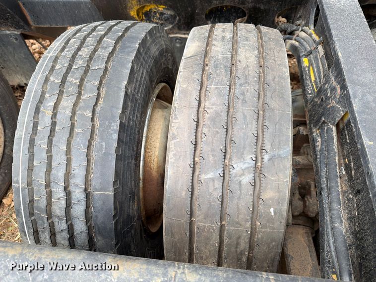 image for item EE1409 1989 Cozad lowboy equipment trailer