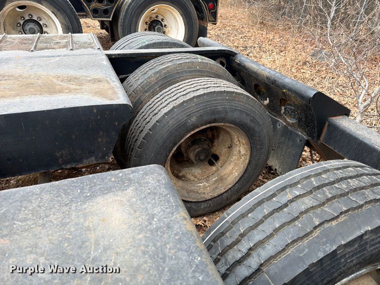 image for item EE1409 1989 Cozad lowboy equipment trailer
