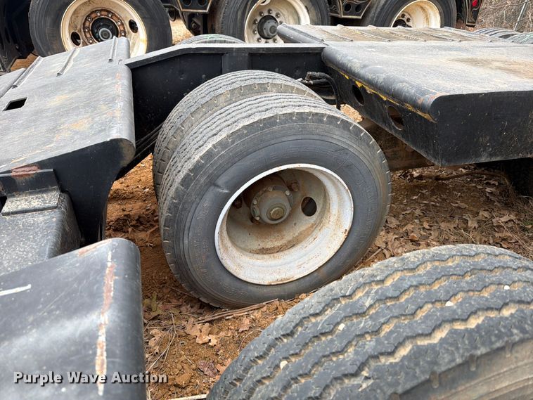 image for item EE1409 1989 Cozad lowboy equipment trailer