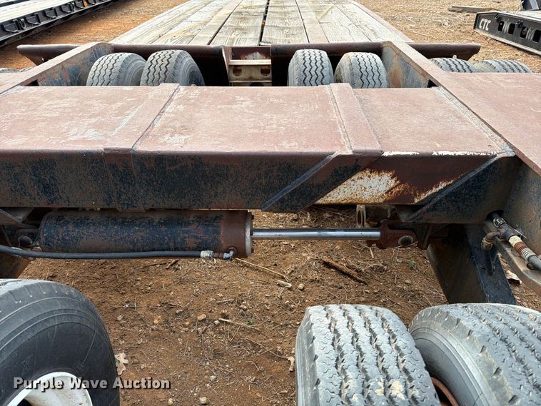 image for item EE1412 1985 Cozad lowboy equipment trailer