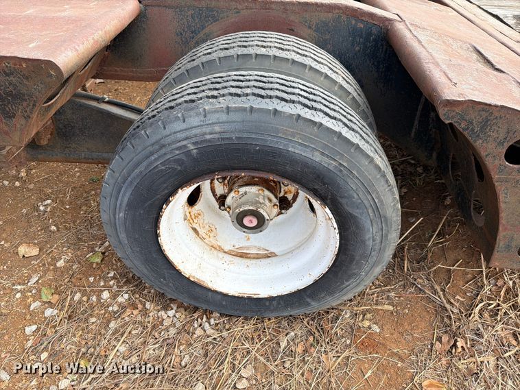 image for item EE1412 1985 Cozad lowboy equipment trailer