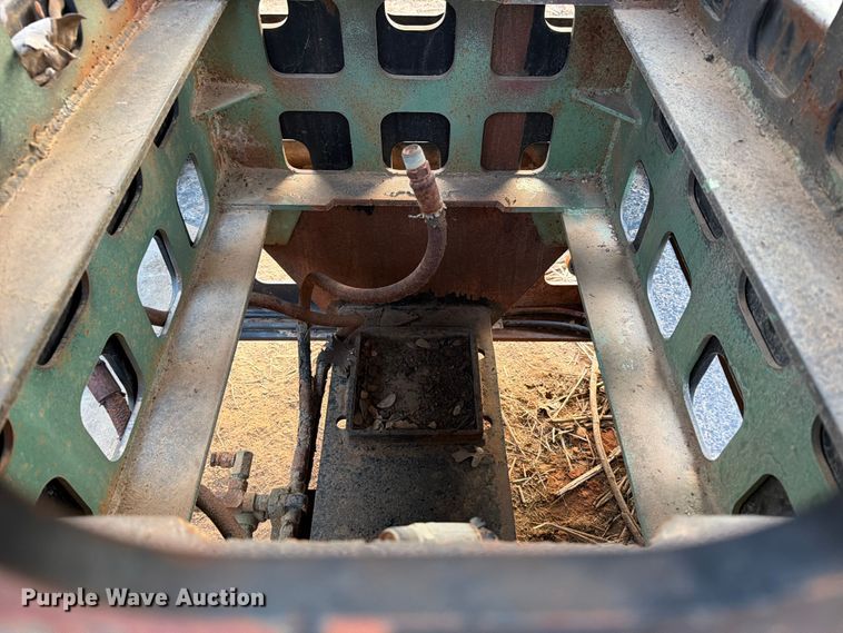 image for item EE1418 1983 Siebert 30T8WDDJ jeep axle