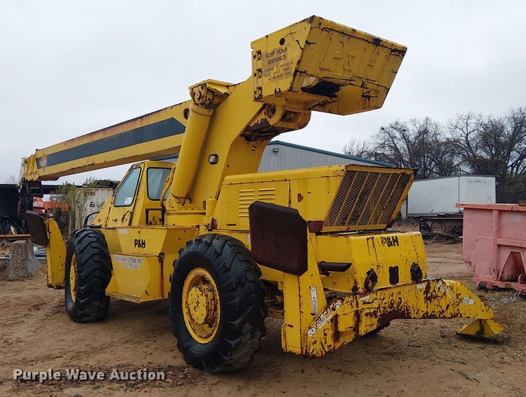 image for item EE1433 P&H crane truck