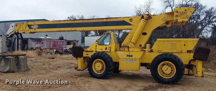 image for item EE1433 P&H crane truck