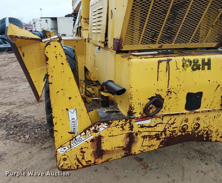 image for item EE1433 P&H crane truck