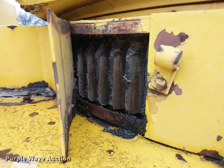 image for item EE1433 P&H crane truck