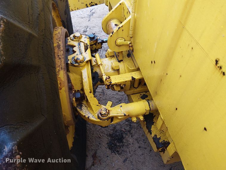 image for item EE1433 P&H crane truck