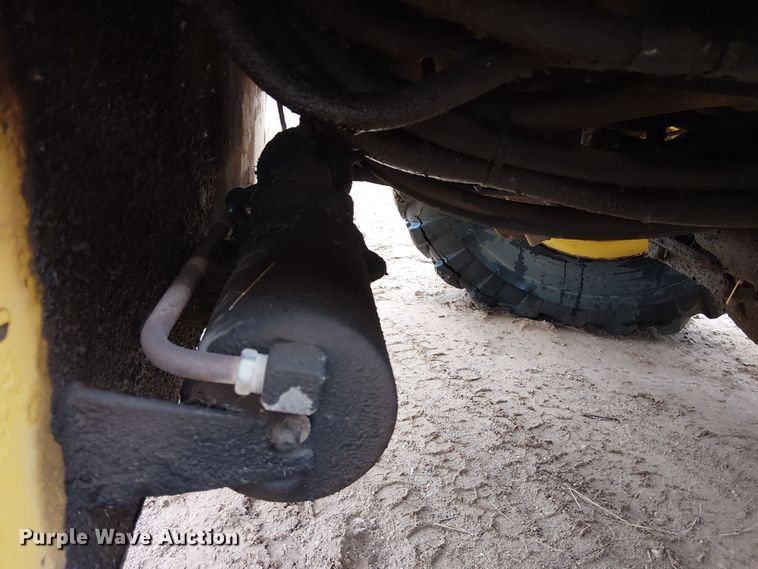 image for item EE1433 P&H crane truck