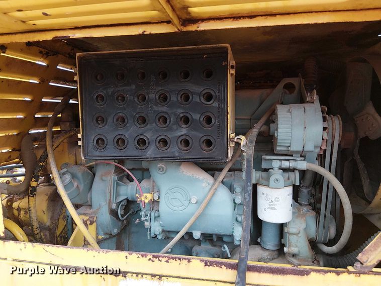 image for item EE1433 P&H crane truck