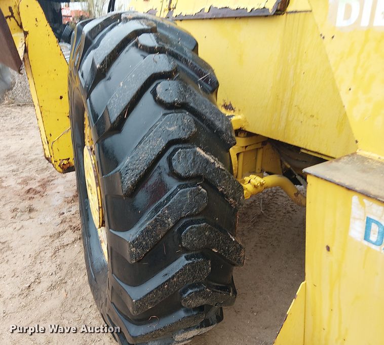 image for item EE1433 P&H crane truck