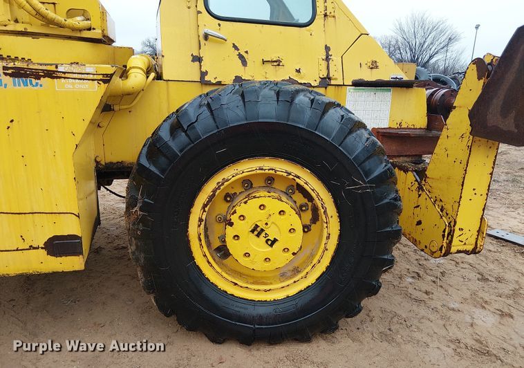 image for item EE1433 P&H crane truck