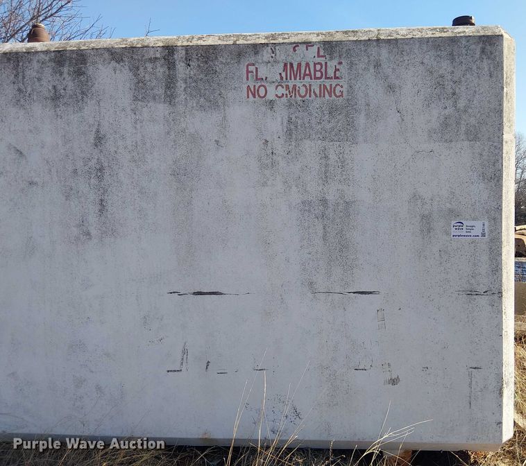 image for item EE1441 Concrete fuel tank