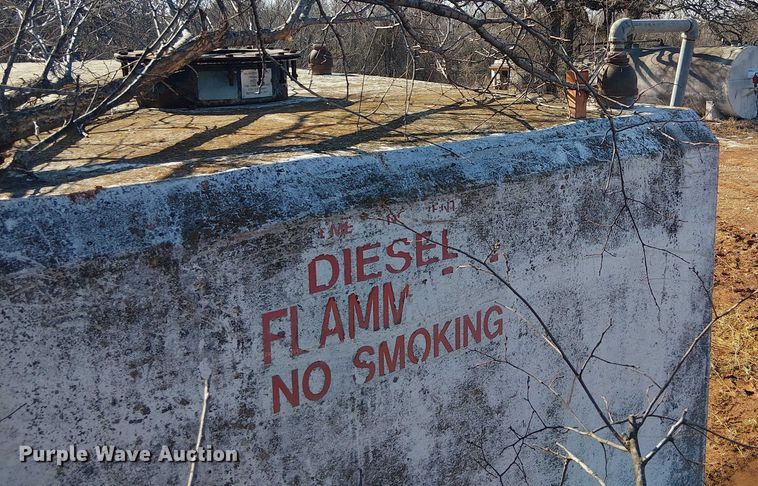 image for item EE1441 Concrete fuel tank