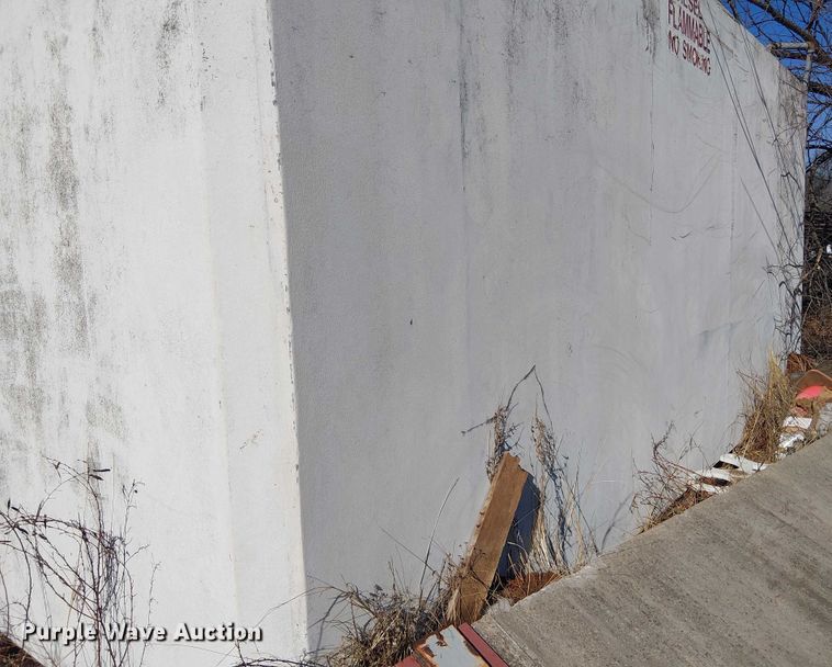 image for item EE1441 Concrete fuel tank