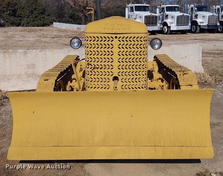 image for item EE1448 Cletrac Crawler dozer