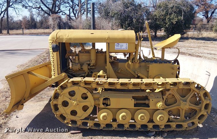 image for item EE1448 Cletrac Crawler dozer