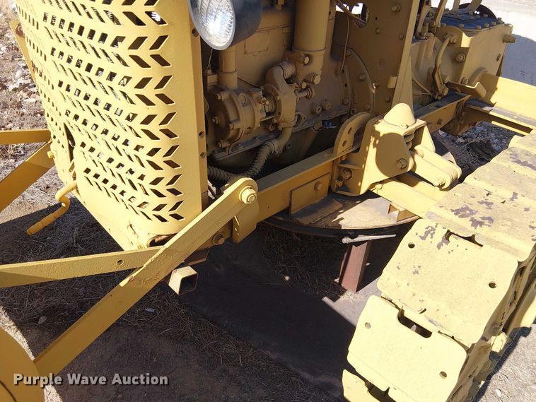 image for item EE1448 Cletrac Crawler dozer